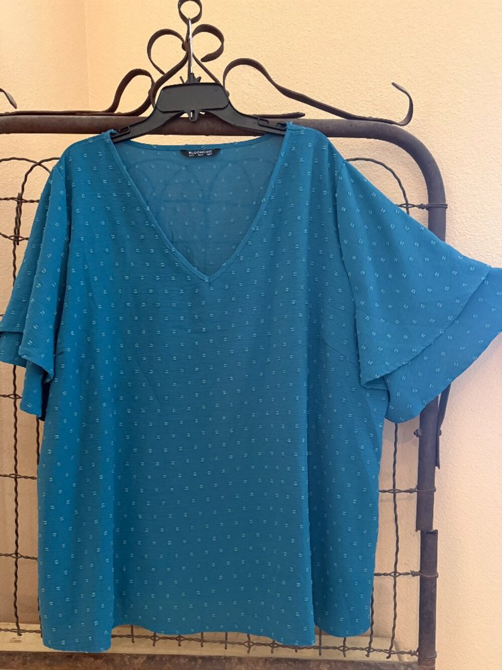Bloomchic Plus size woman's blouse with flutter sleeve 4x